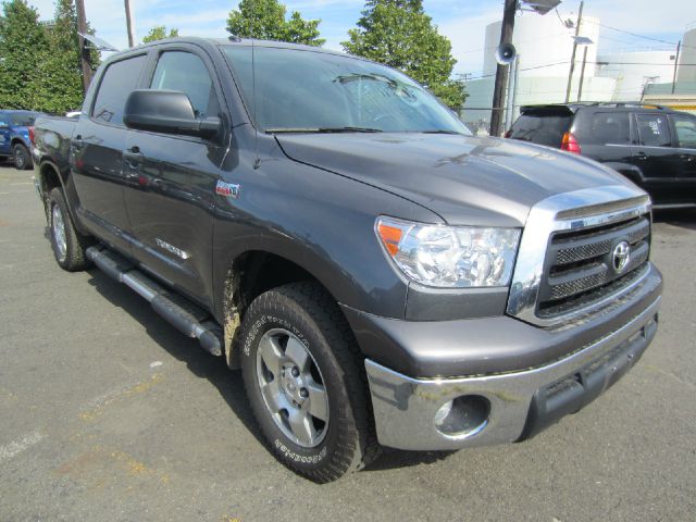 Toyota Tundra 2011 photo 2