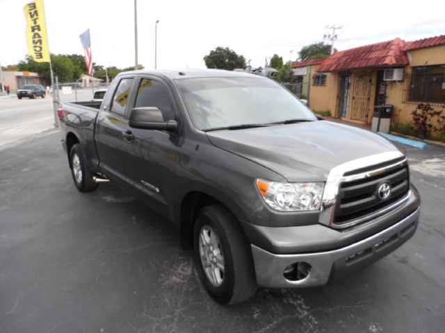 Toyota Tundra 2011 photo 2