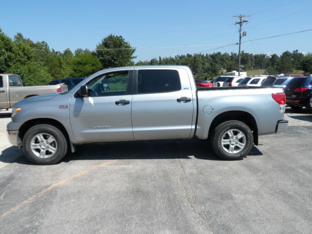 Toyota Tundra 2011 photo 2