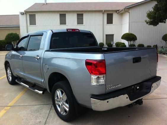 Toyota Tundra 2011 photo 2