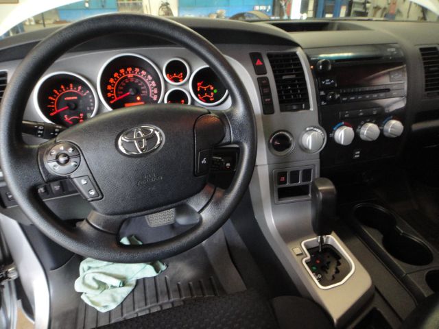 Toyota Tundra 2011 photo 10