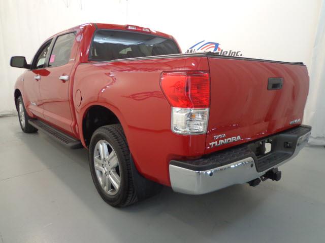 Toyota Tundra 2011 photo 1