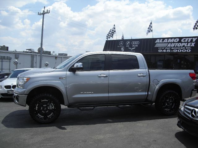 Toyota Tundra 2011 photo 3