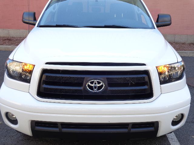 Toyota Tundra 2012 photo 3