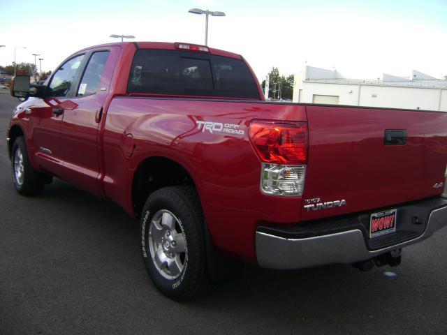 Toyota Tundra 2012 photo 2