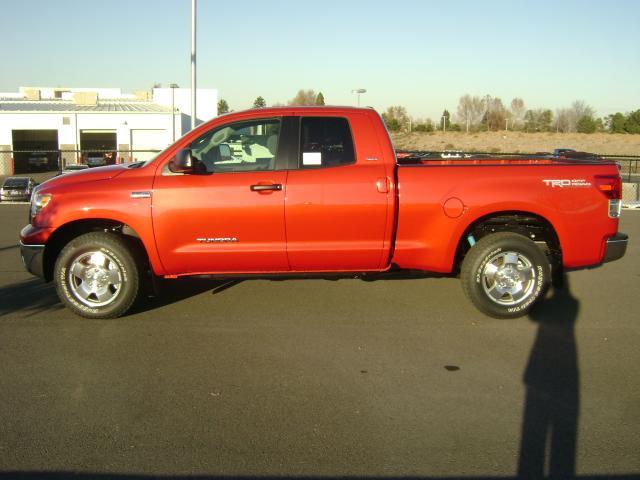 Toyota Tundra 2012 photo 3