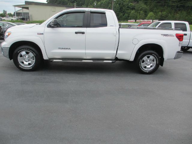 Toyota Tundra 2012 photo 2