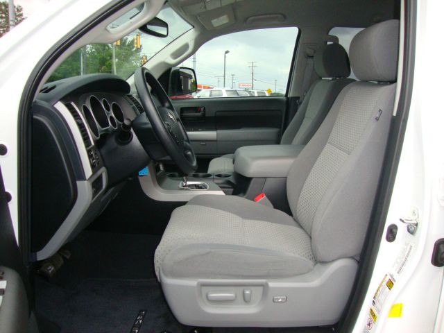 Toyota Tundra 2012 photo 12