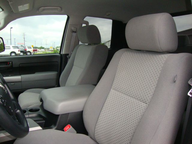 Toyota Tundra 2012 photo 17