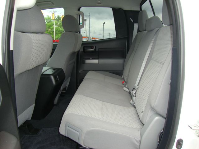 Toyota Tundra 2012 photo 2