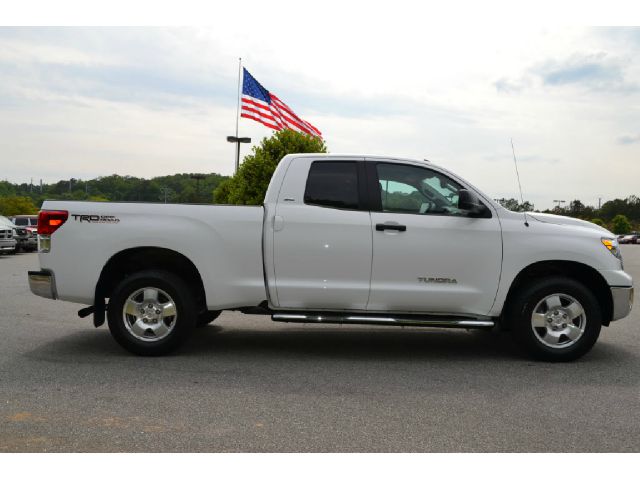 Toyota Tundra 2012 photo 2