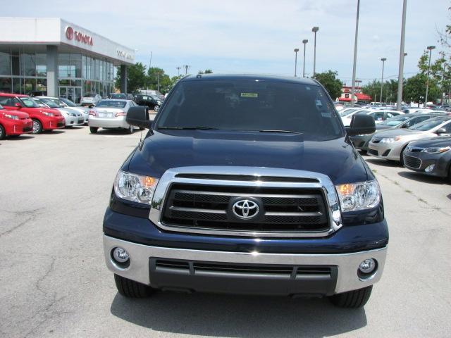 Toyota Tundra 2012 photo 2