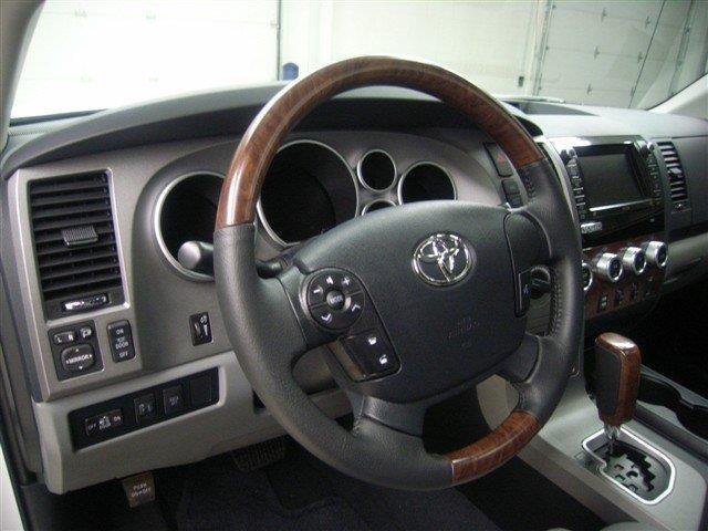 Toyota Tundra 2013 photo 17