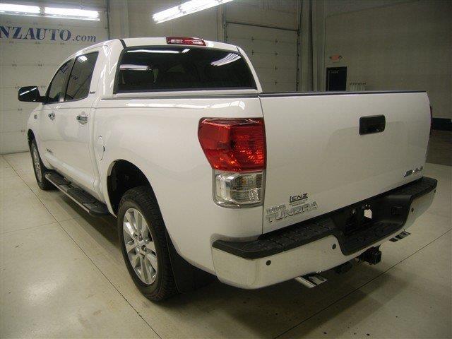 Toyota Tundra 2013 photo 24