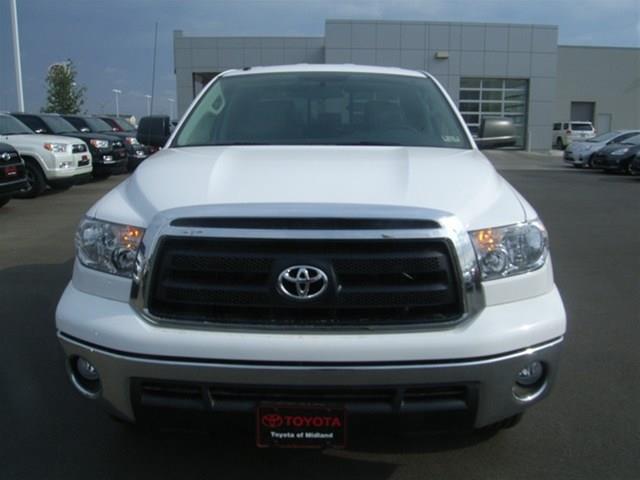 Toyota Tundra 2013 photo 2