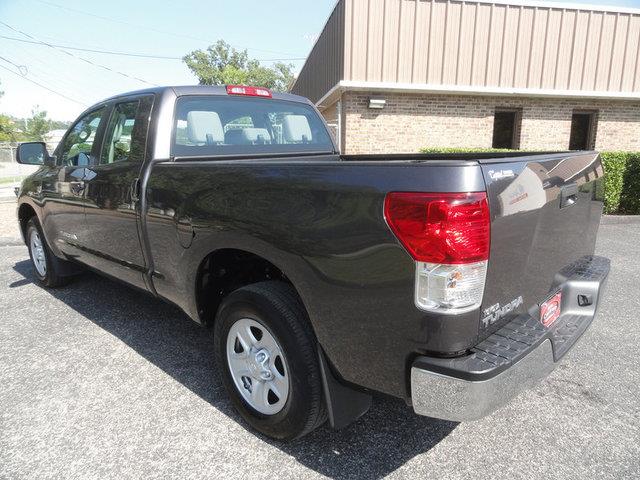 Toyota Tundra 2013 photo 2