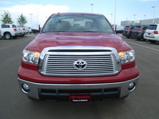 Toyota Tundra 2013 photo 2