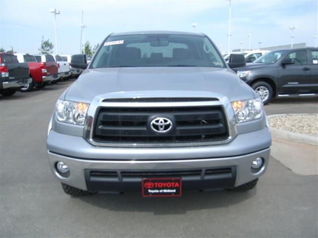 Toyota Tundra 2013 photo 2