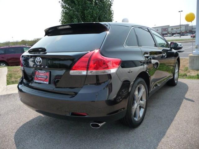 Toyota Venza 2009 photo 2