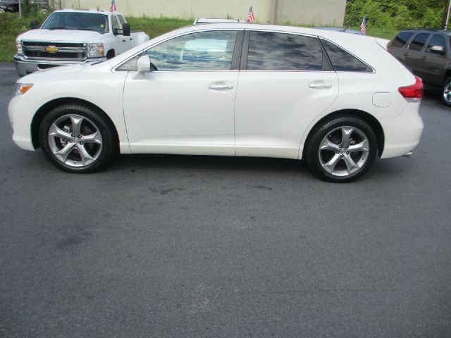 Toyota Venza 2010 photo 1