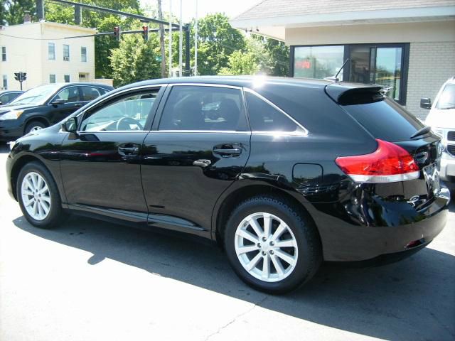 Toyota Venza 2010 photo 2