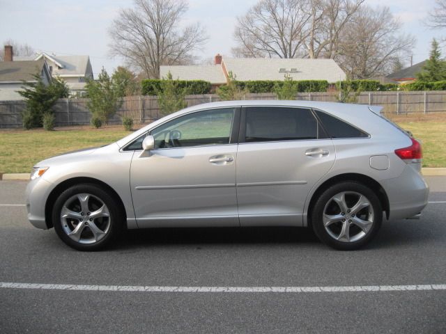 Toyota Venza 2010 photo 1