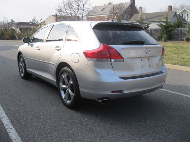 Toyota Venza 2010 photo 2