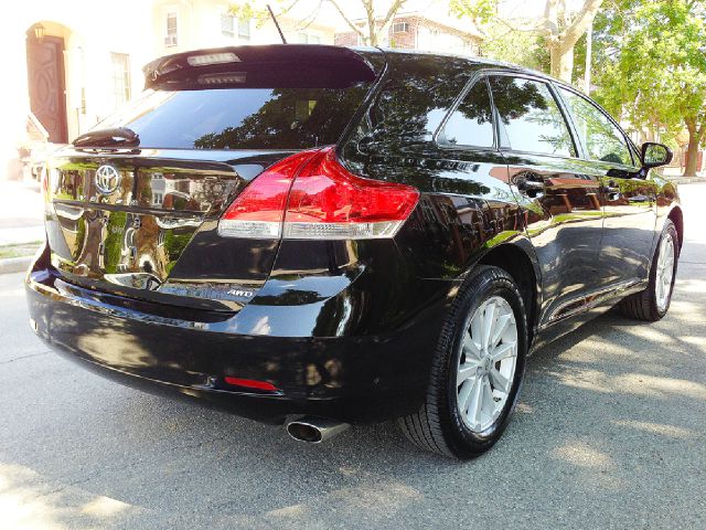 Toyota Venza 2010 photo 2