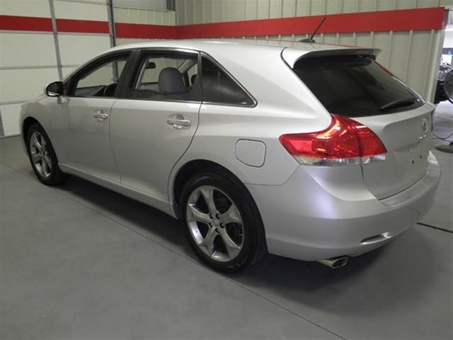 Toyota Venza Red Line SUV