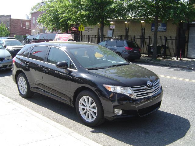 Toyota Venza 2010 photo 2