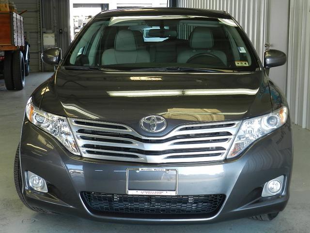 Toyota Venza 2010 photo 2