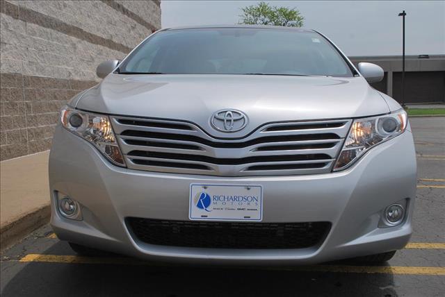 Toyota Venza 2011 photo 2