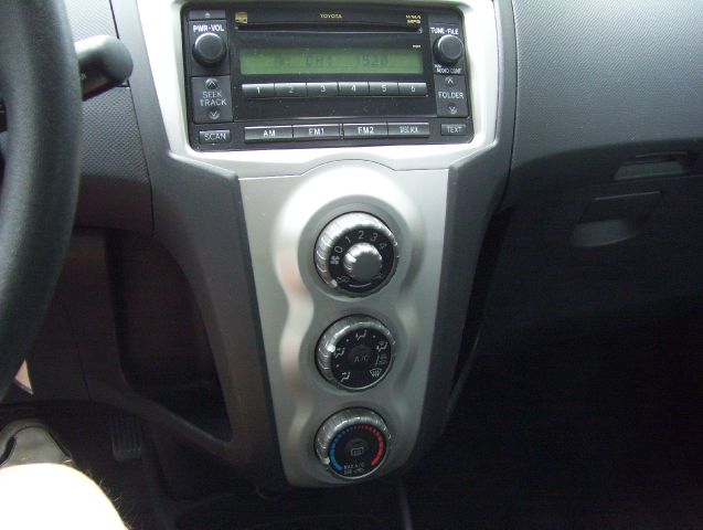 Toyota Yaris 2007 photo 0