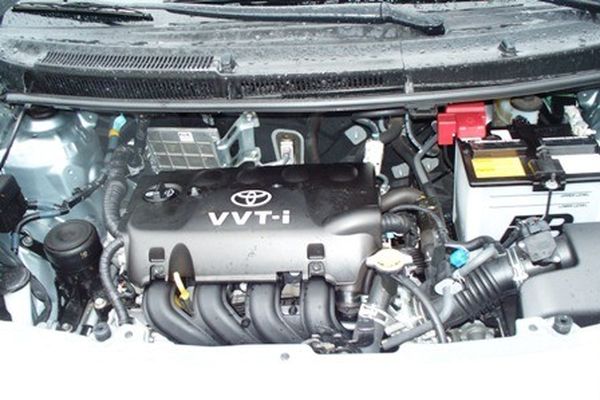 Toyota Yaris 2007 photo 2