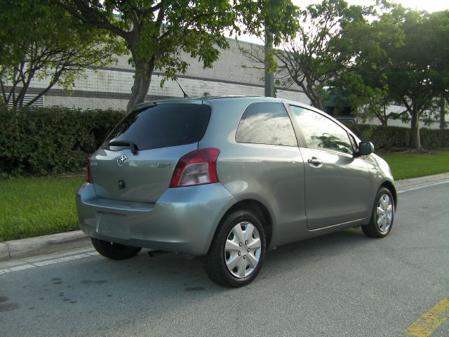 Toyota Yaris 2007 photo 2