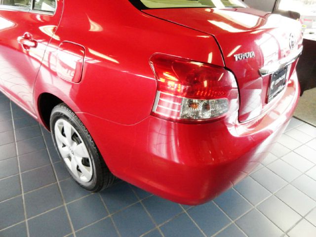 Toyota Yaris 2007 photo 9