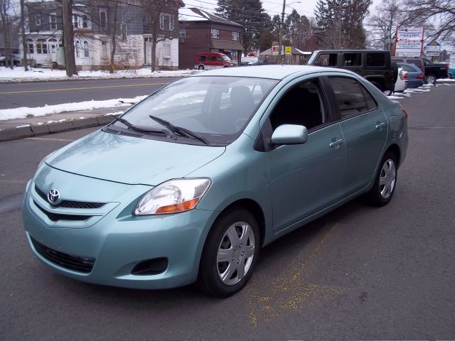 Toyota Yaris 2007 photo 2