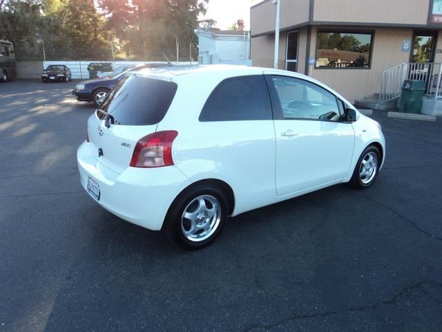 Toyota Yaris 2007 photo 3