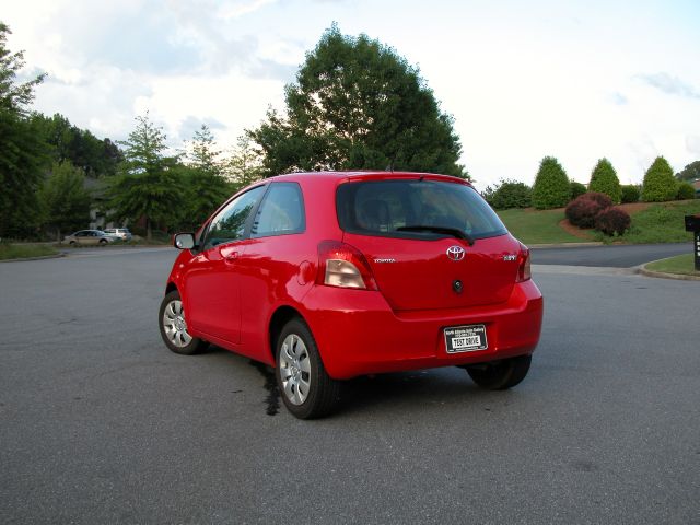 Toyota Yaris 2007 photo 8