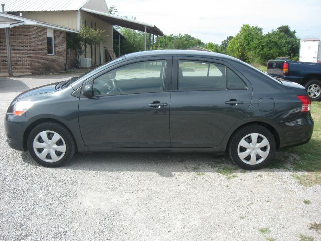 Toyota Yaris 3.5tl W/tech Pkg Sedan