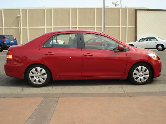 Toyota Yaris 2007 photo 0