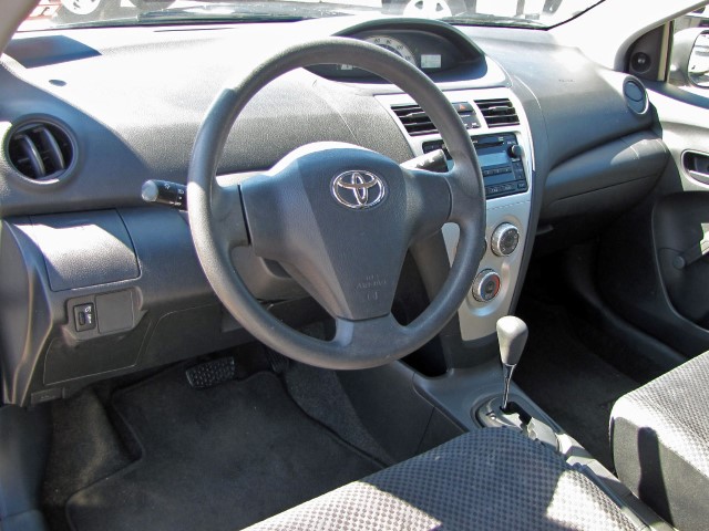 Toyota Yaris 2007 photo 1