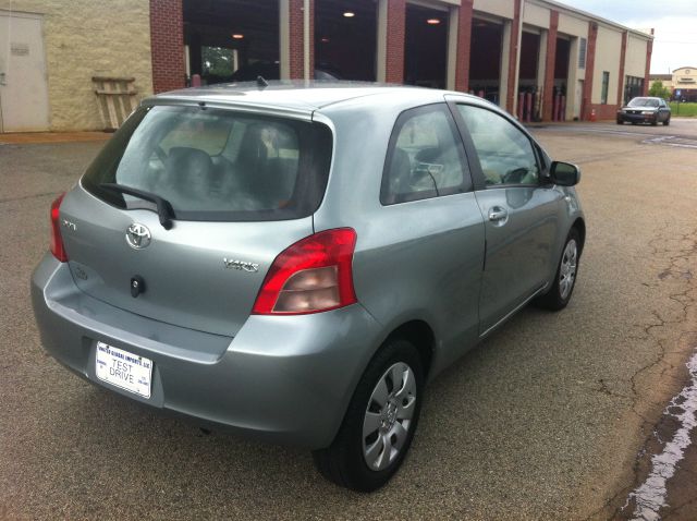 Toyota Yaris 2007 photo 2