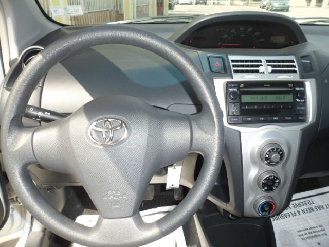 Toyota Yaris 2007 photo 1