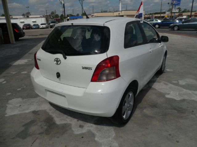 Toyota Yaris 2007 photo 12