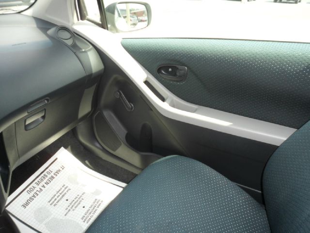 Toyota Yaris 2007 photo 17