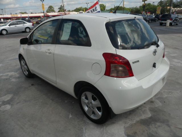 Toyota Yaris 2007 photo 2