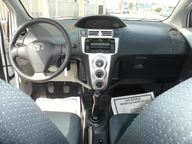 Toyota Yaris 2007 photo 8