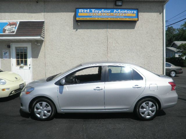 Toyota Yaris 2007 photo 2