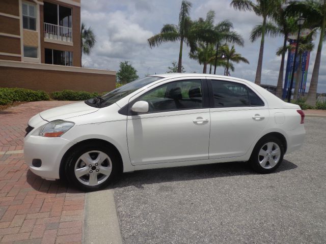 Toyota Yaris Unknown Sedan